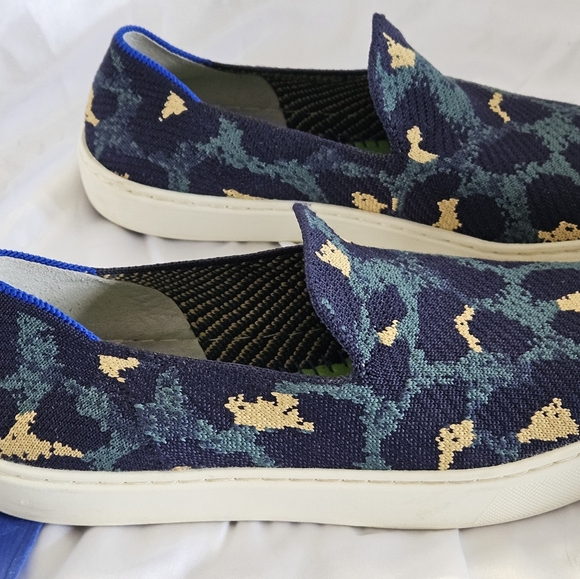 Rothy's Slip On Blue Spot Leopard Cheetah Print Sneakers Navy size 8 - Picture 12 of 16